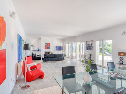 Casa Olivo – Stilren Villa med Självständig Studio i Marbella Öst