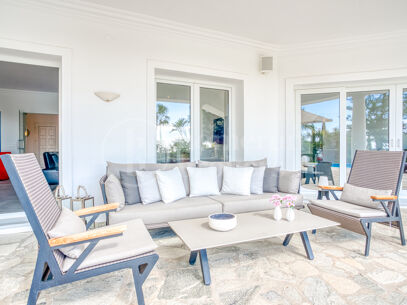 Casa Olivo – Stilren Villa med Självständig Studio i Marbella Öst