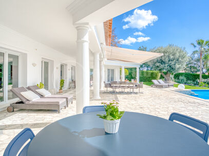 Casa Olivo – Stilren Villa med Självständig Studio i Marbella Öst