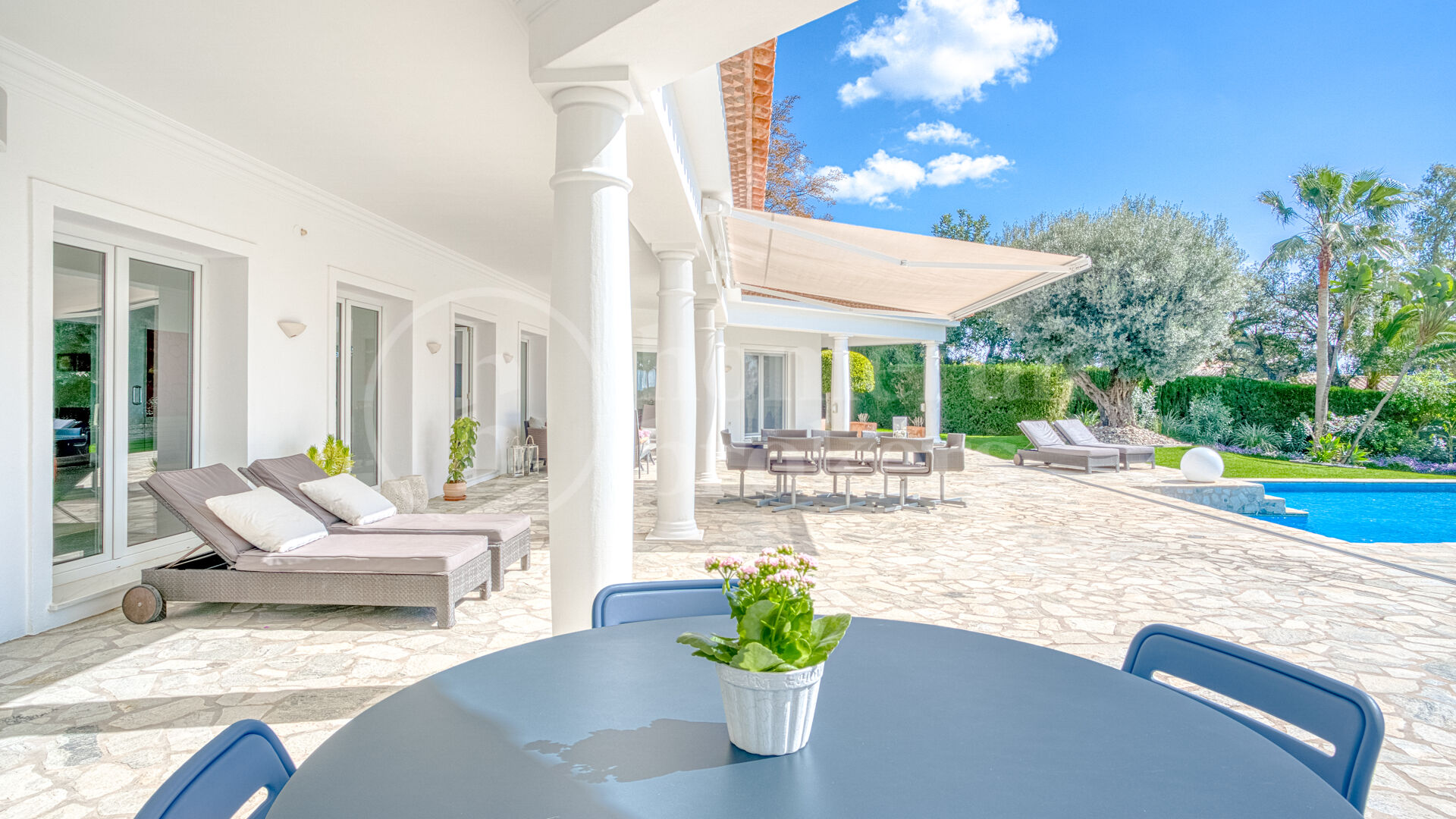 Casa Olivo – Stilren Villa med Självständig Studio i Marbella Öst
