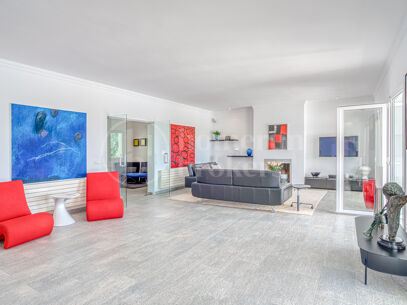 Casa Olivo – Stilren Villa med Självständig Studio i Marbella Öst