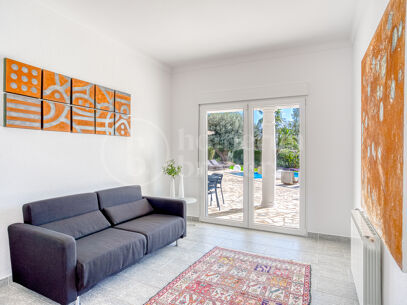 Casa Olivo – Stilren Villa med Självständig Studio i Marbella Öst