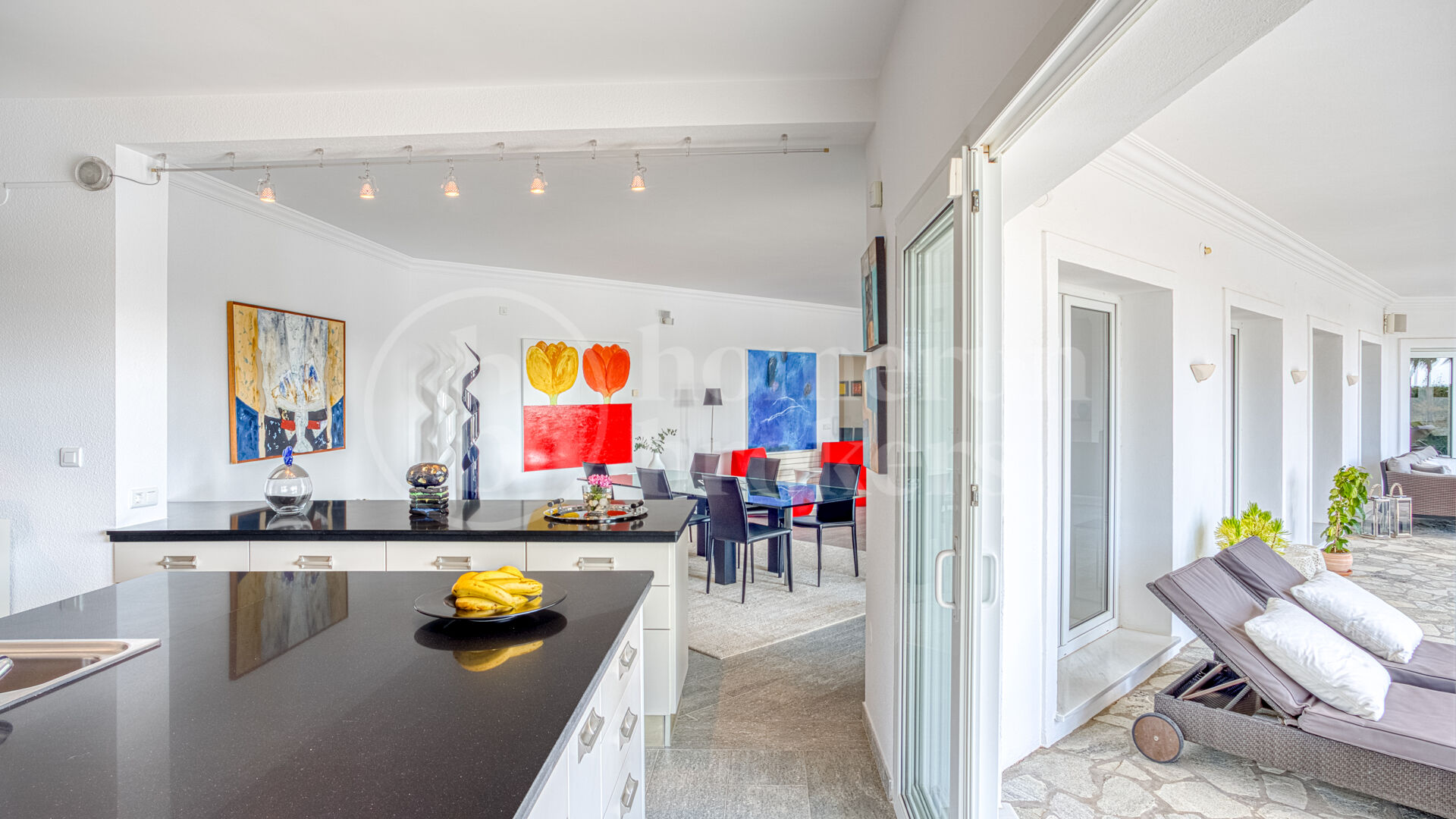 Casa Olivo – Stilren Villa med Självständig Studio i Marbella Öst