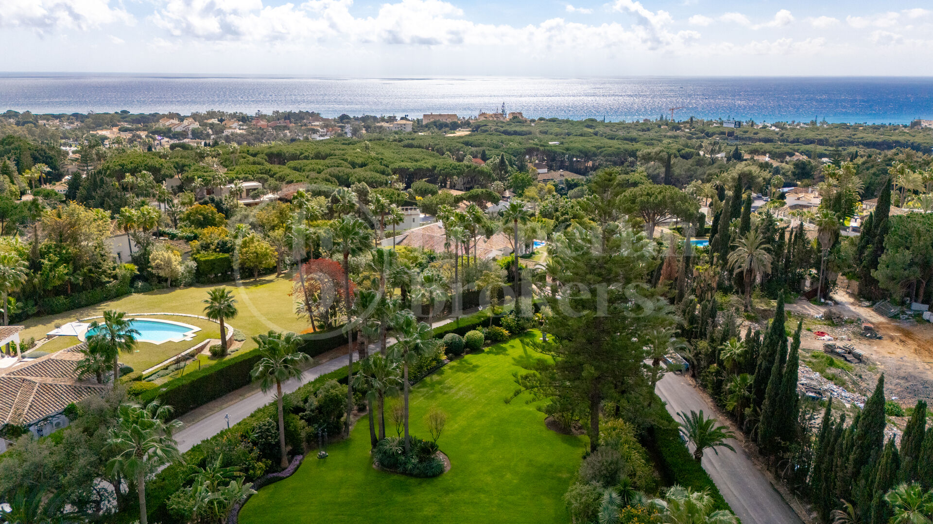 Casa Olivo – Stilren Villa med Självständig Studio i Marbella Öst