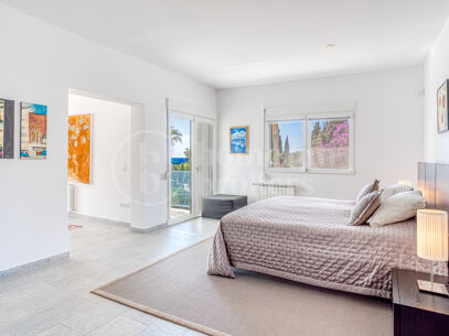 Casa Olivo – Stilren Villa med Självständig Studio i Marbella Öst