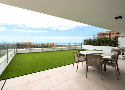 New project in the New Golden Mile with spectacular sea views