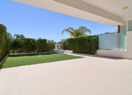 Key Ready - Last Unit - Fully furnished ground Floor in the New Golden Mile - UFH + South Orientation