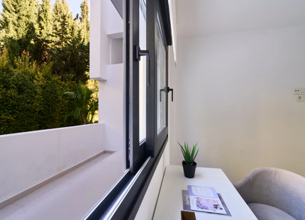 Key Ready - Last Unit - Fully furnished ground Floor in the New Golden Mile - UFH + South Orientation