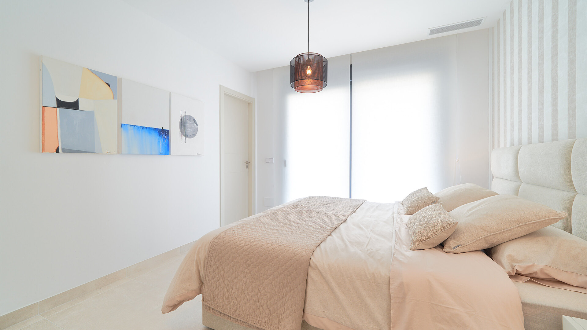 New development of luxury apartments in a prime location next to Puerto Banús
