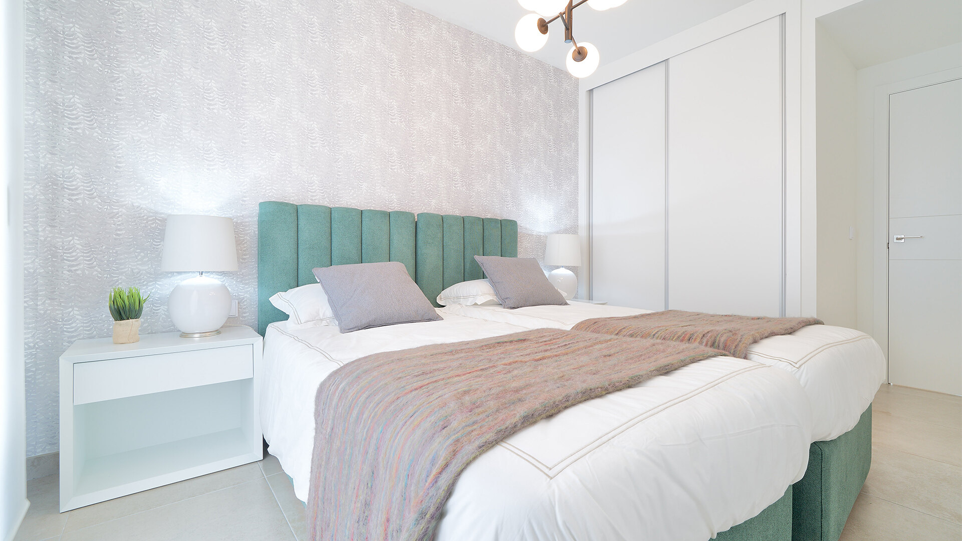New development of luxury apartments in a prime location next to Puerto Banús