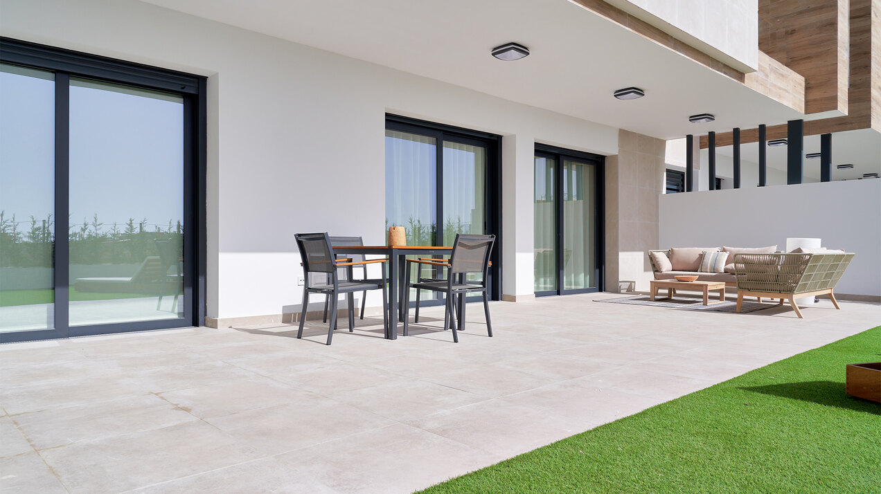 New development of luxury apartments in a prime location next to Puerto Banús