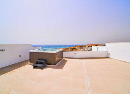 Spectacular New Development in Higuerón Beachside