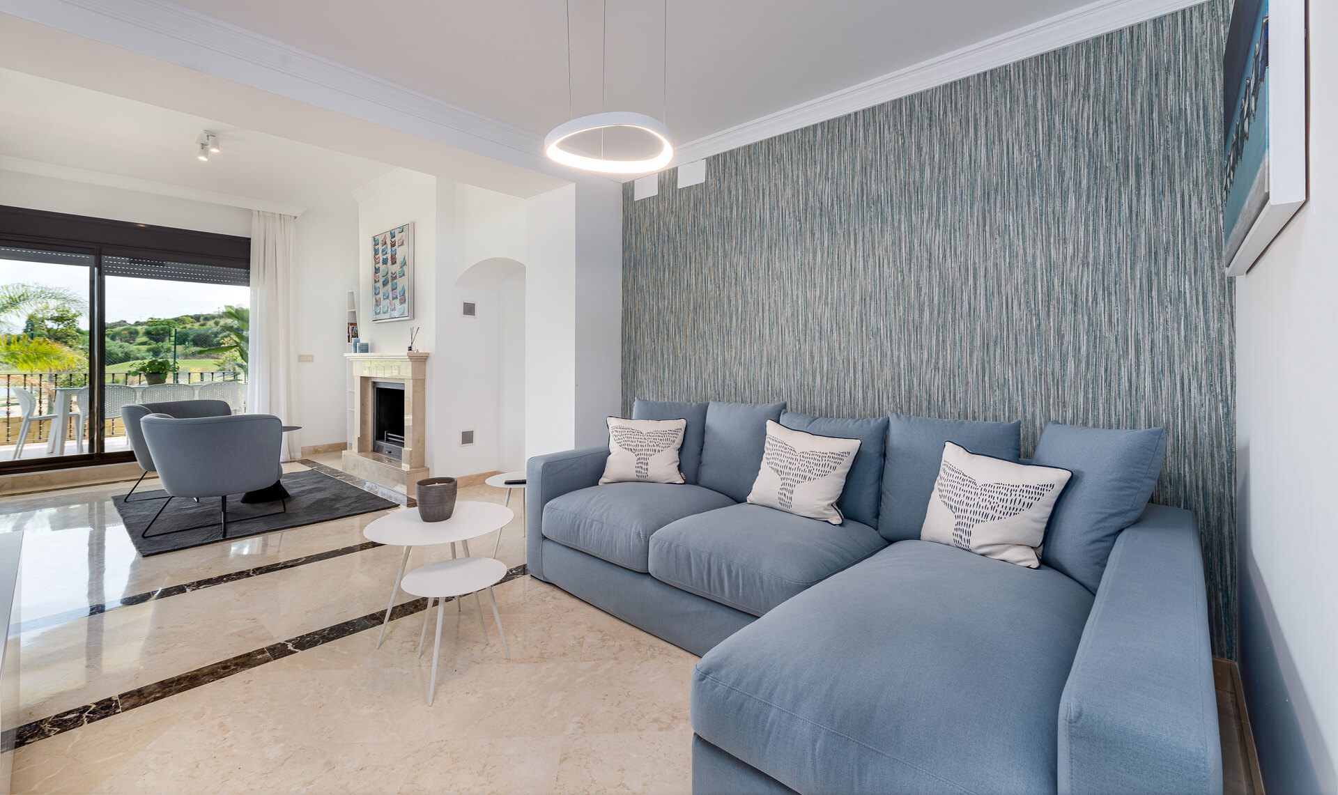 Estepona Villas For Sale next To Golf. Azata Golf Villas is a complex composed of 45 detached and semi-detached villas in a unique location, surrounded by lakes and greens in the middle of Azata Golf course.