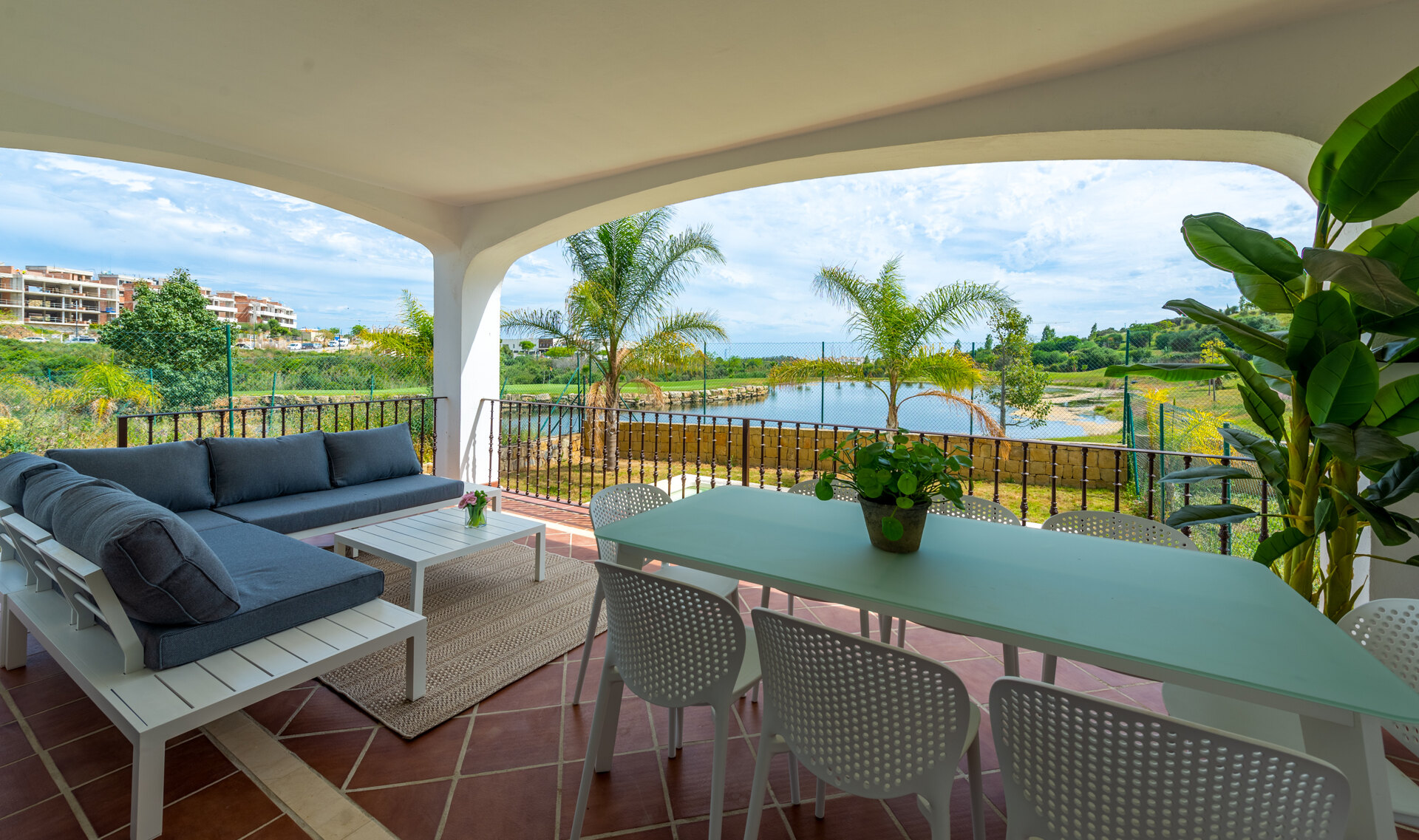 Estepona Villas For Sale next To Golf. Azata Golf Villas is a complex composed of 45 detached and semi-detached villas in a unique location, surrounded by lakes and greens in the middle of Azata Golf course.