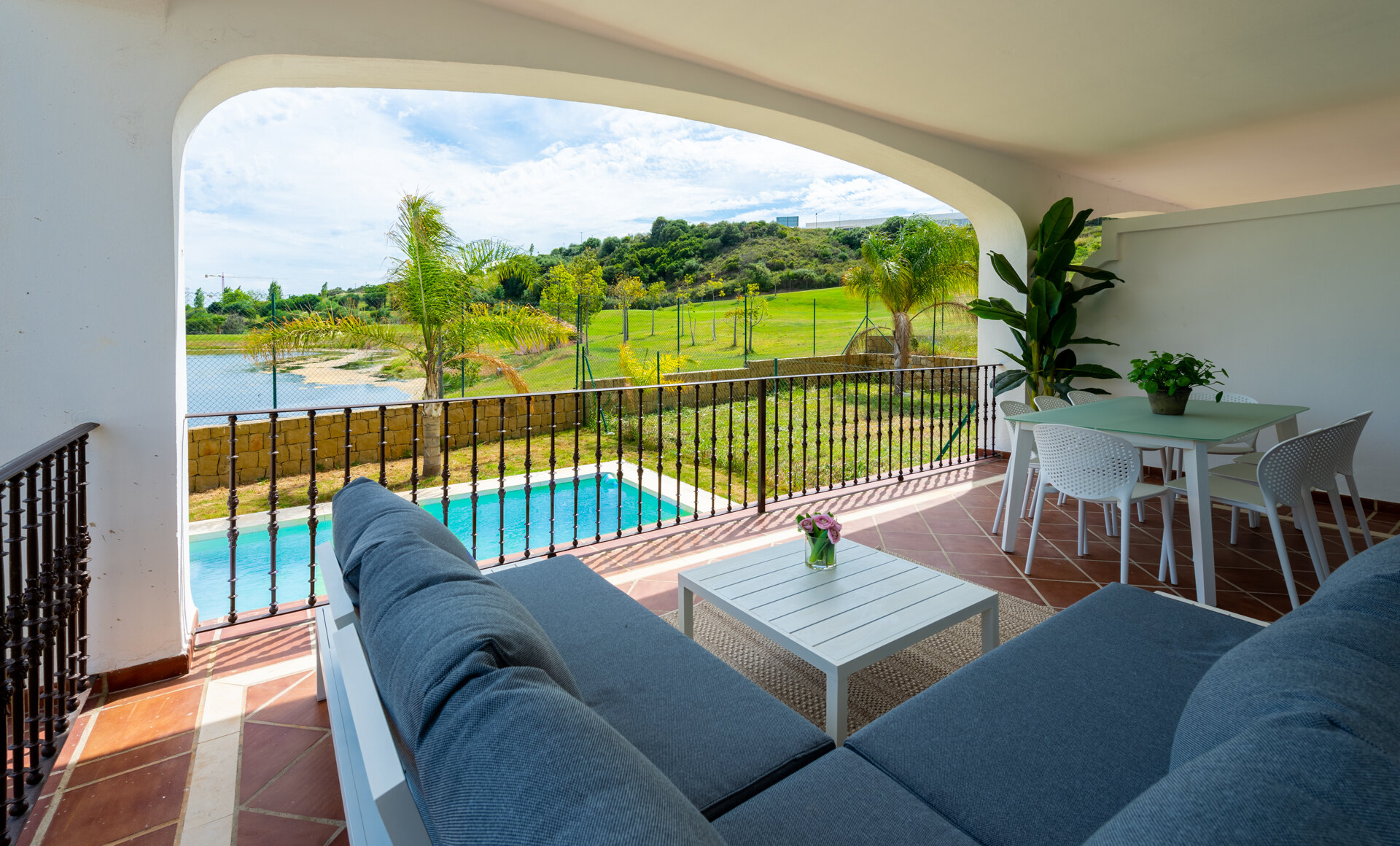 Estepona Villas For Sale next To Golf. Azata Golf Villas is a complex composed of 45 detached and semi-detached villas in a unique location, surrounded by lakes and greens in the middle of Azata Golf course.