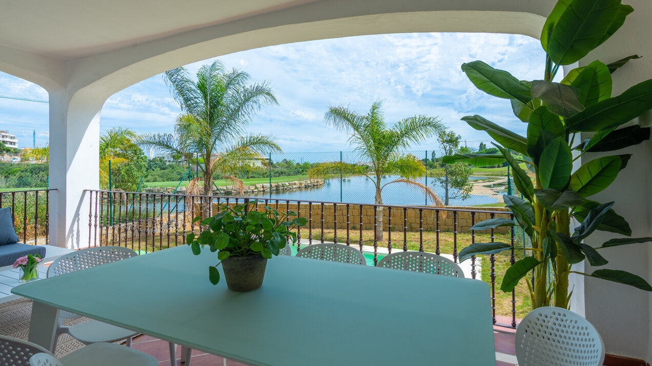 Estepona Villas For Sale next To Golf. Azata Golf Villas is a complex composed of 45 detached and semi-detached villas in a unique location, surrounded by lakes and greens in the middle of Azata Golf course.