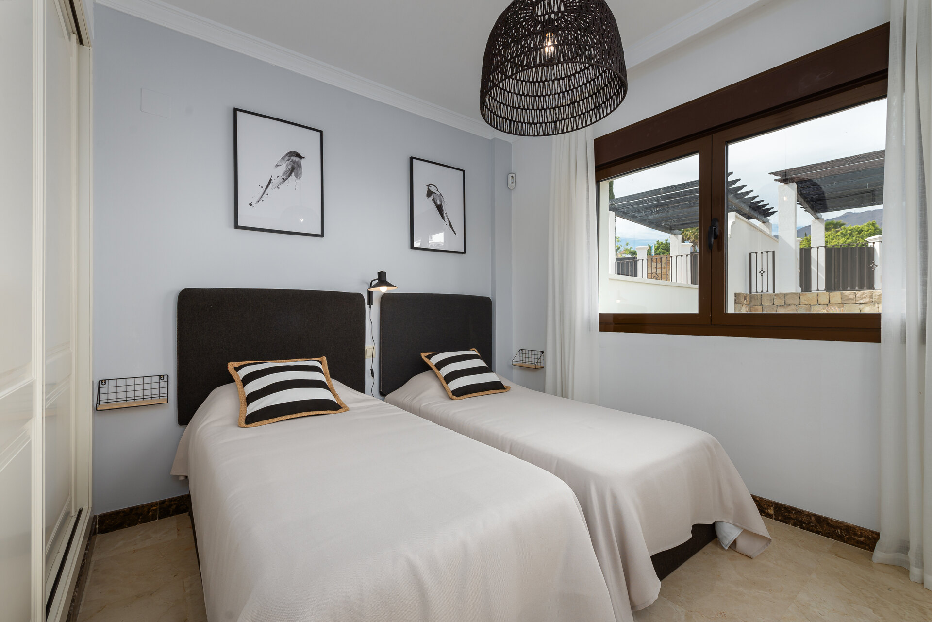 Estepona Villas For Sale next To Golf. Azata Golf Villas is a complex composed of 45 detached and semi-detached villas in a unique location, surrounded by lakes and greens in the middle of Azata Golf course.
