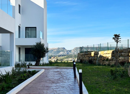 Azata Delmare - Casares Costa. Apartamentos con espectaculares vistas al mar y una ubicación estratégica a 250m de la playa, Azata Delmare es un conjunto de 75 viviendas de 1, 2 y 3 dormitorios.