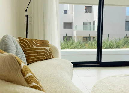 Azata Delmare - Casares Costa. Apartamentos con espectaculares vistas al mar y una ubicación estratégica a 250m de la playa, Azata Delmare es un conjunto de 75 viviendas de 1, 2 y 3 dormitorios.
