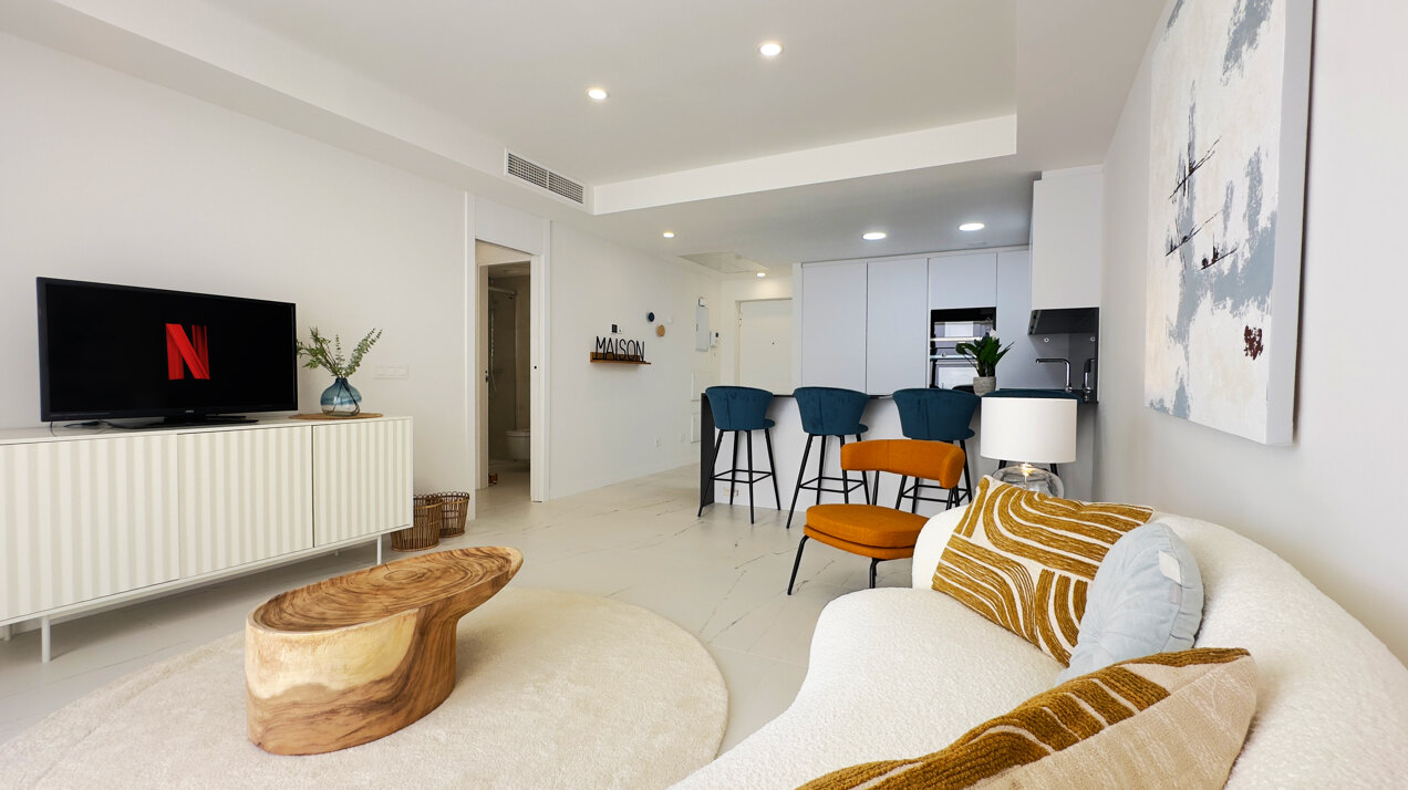 Azata Delmare - Casares Costa - Apartments with spectacular sea views. Strategically located 250m from the beach, Azata Delmare is a complex of 74 apartments of 2 and 3 bedrooms.