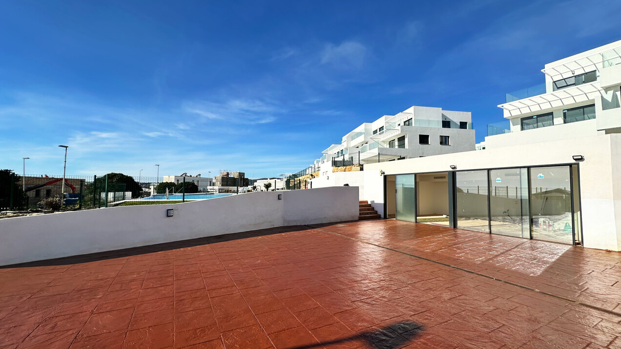 Azata Delmare - Casares Costa - Apartments with spectacular sea views. Strategically located 250m from the beach, Azata Delmare is a complex of 74 apartments of 2 and 3 bedrooms.