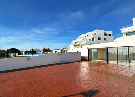Azata Delmare - Casares Costa. Apartamentos con espectaculares vistas al mar y una ubicación estratégica a 250m de la playa, Azata Delmare es un conjunto de 75 viviendas de 1, 2 y 3 dormitorios.