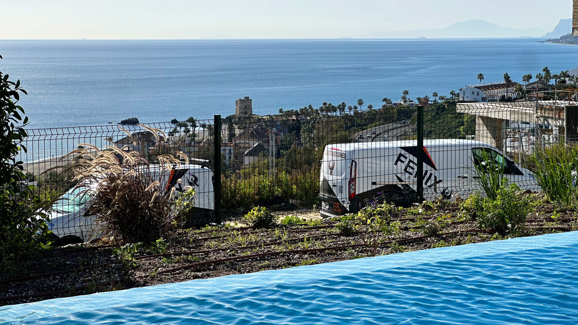 Azata Delmare - Casares Costa - Apartments with spectacular sea views. Strategically located 250m from the beach, Azata Delmare is a complex of 74 apartments of 2 and 3 bedrooms.