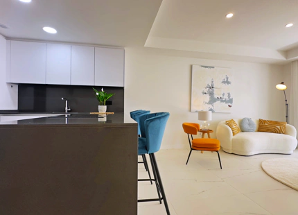 Azata Delmare - Casares Costa. Apartamentos con espectaculares vistas al mar y una ubicación estratégica a 250m de la playa, Azata Delmare es un conjunto de 75 viviendas de 1, 2 y 3 dormitorios.