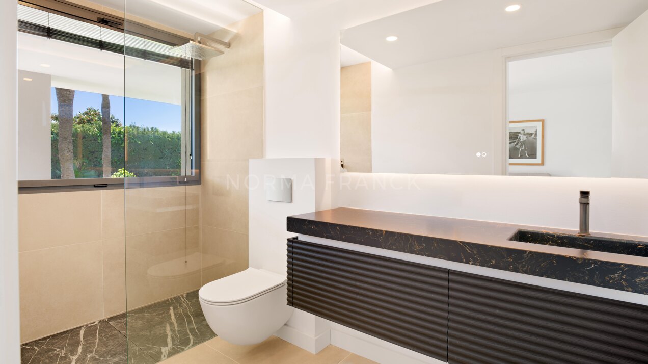 African View - Set in Nagüeles, moments from Marbella’s Golden Mile, this villa offers open views to the Mediterranean