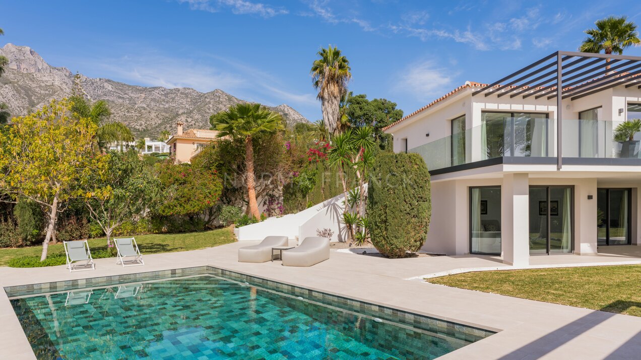 African View - Set in Nagüeles, moments from Marbella’s Golden Mile, this villa offers open views to the Mediterranean