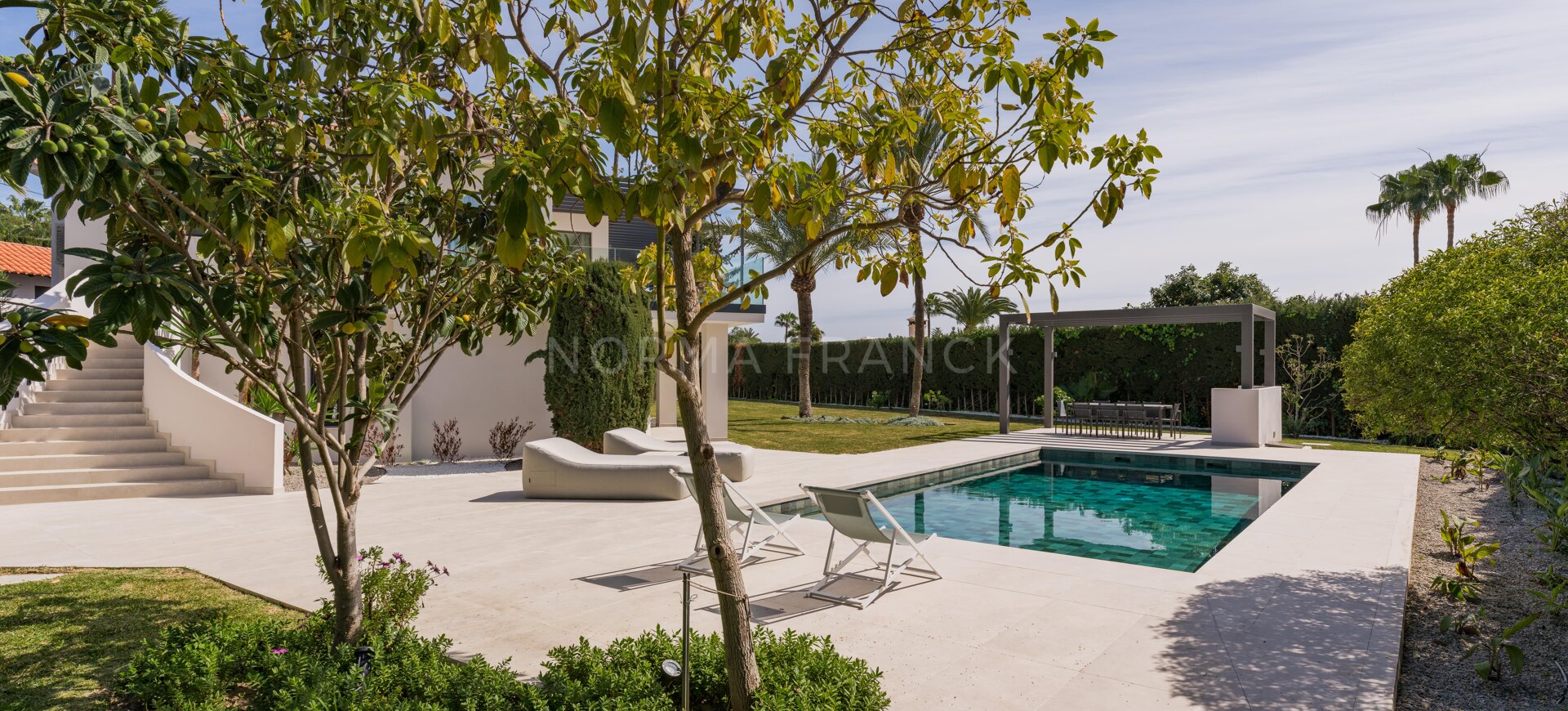 African View - Set in Nagüeles, moments from Marbella’s Golden Mile, this villa offers open views to the Mediterranean