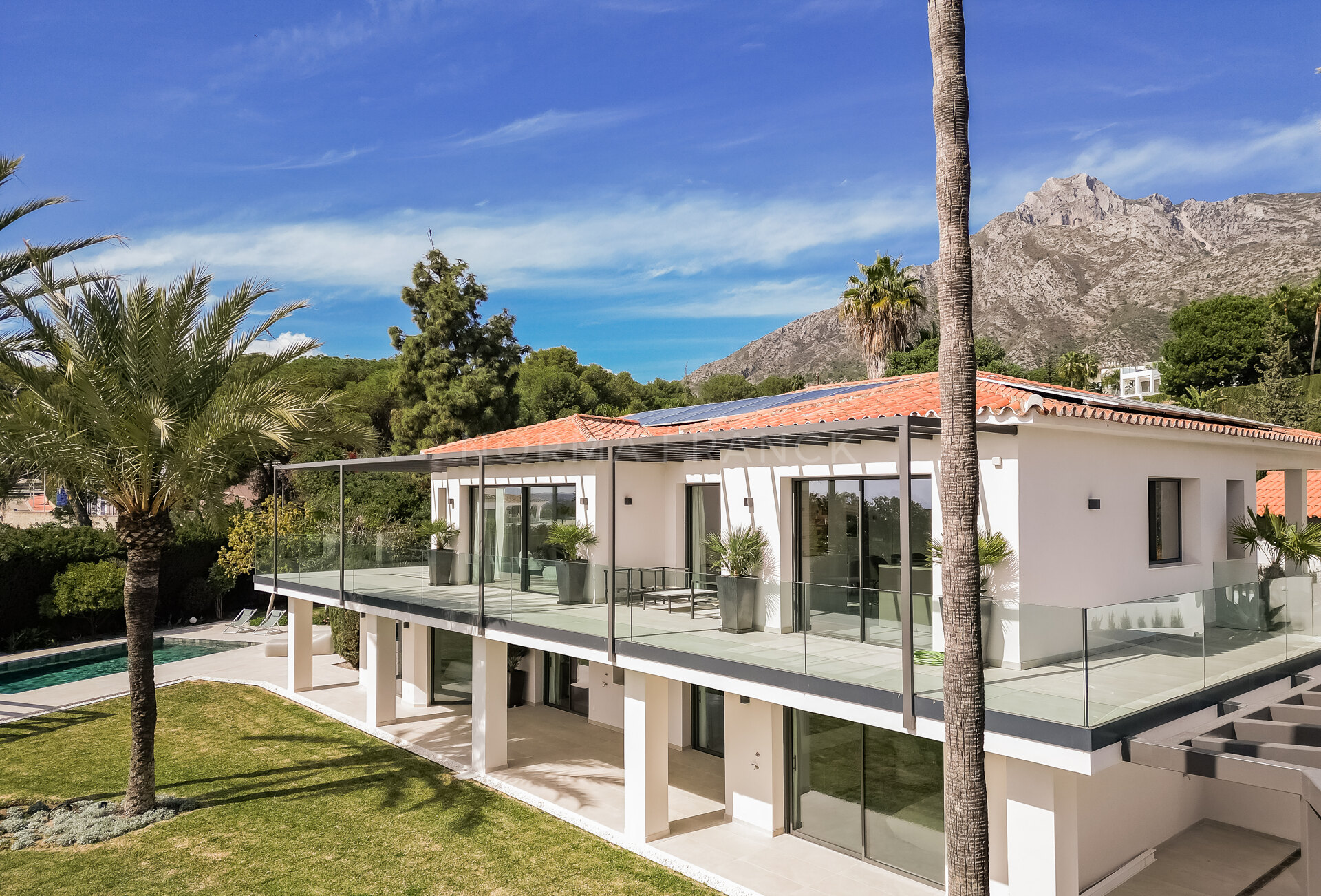 African View - Set in Nagüeles, moments from Marbella’s Golden Mile, this villa offers open views to the Mediterranean