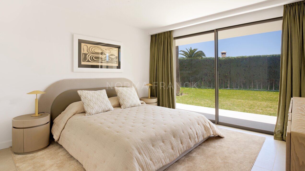 African View - Set in Nagüeles, moments from Marbella’s Golden Mile, this villa offers open views to the Mediterranean