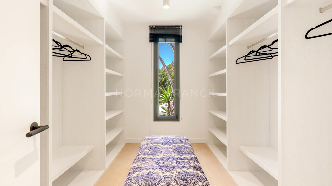 African View - Set in Nagüeles, moments from Marbella’s Golden Mile, this villa offers open views to the Mediterranean