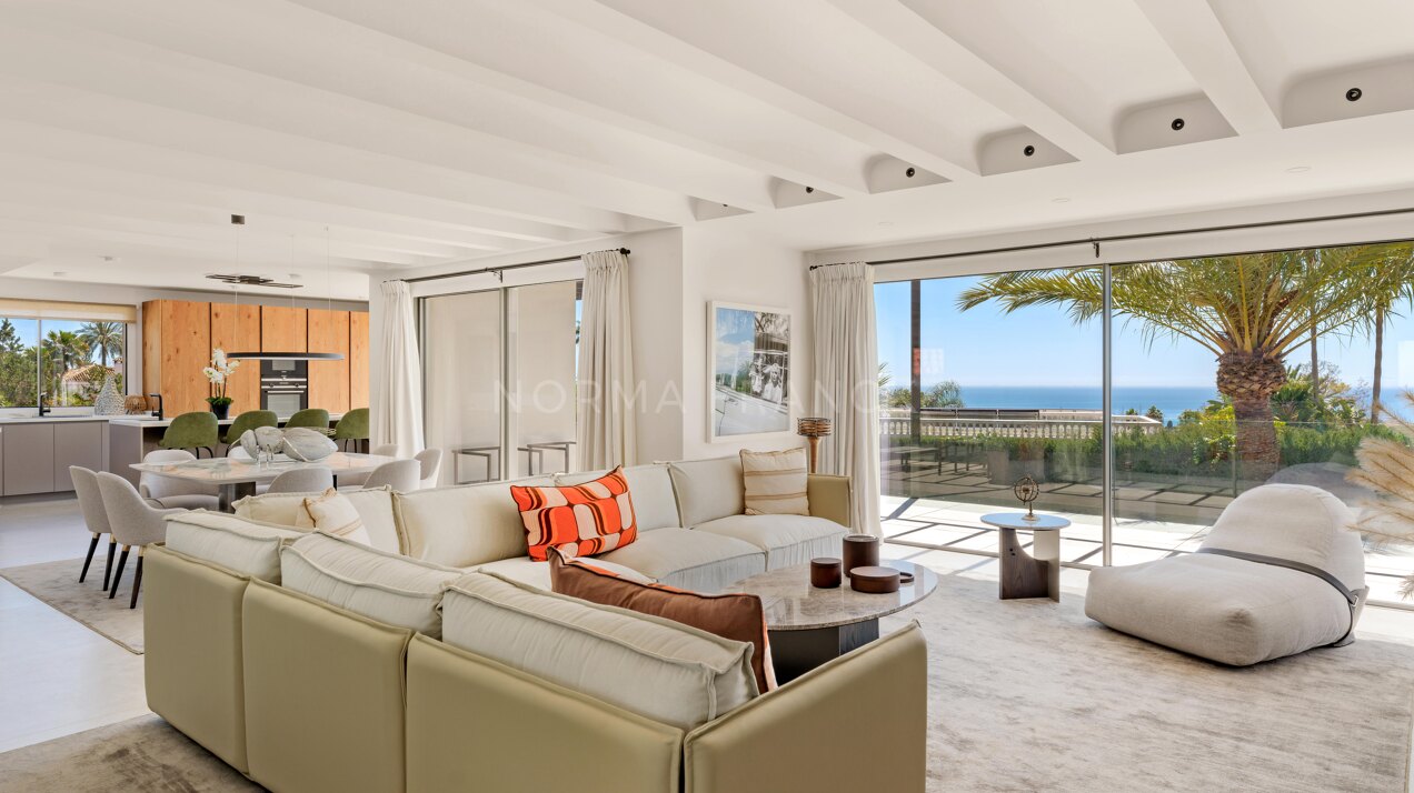 African View - Set in Nagüeles, moments from Marbella’s Golden Mile, this villa offers open views to the Mediterranean