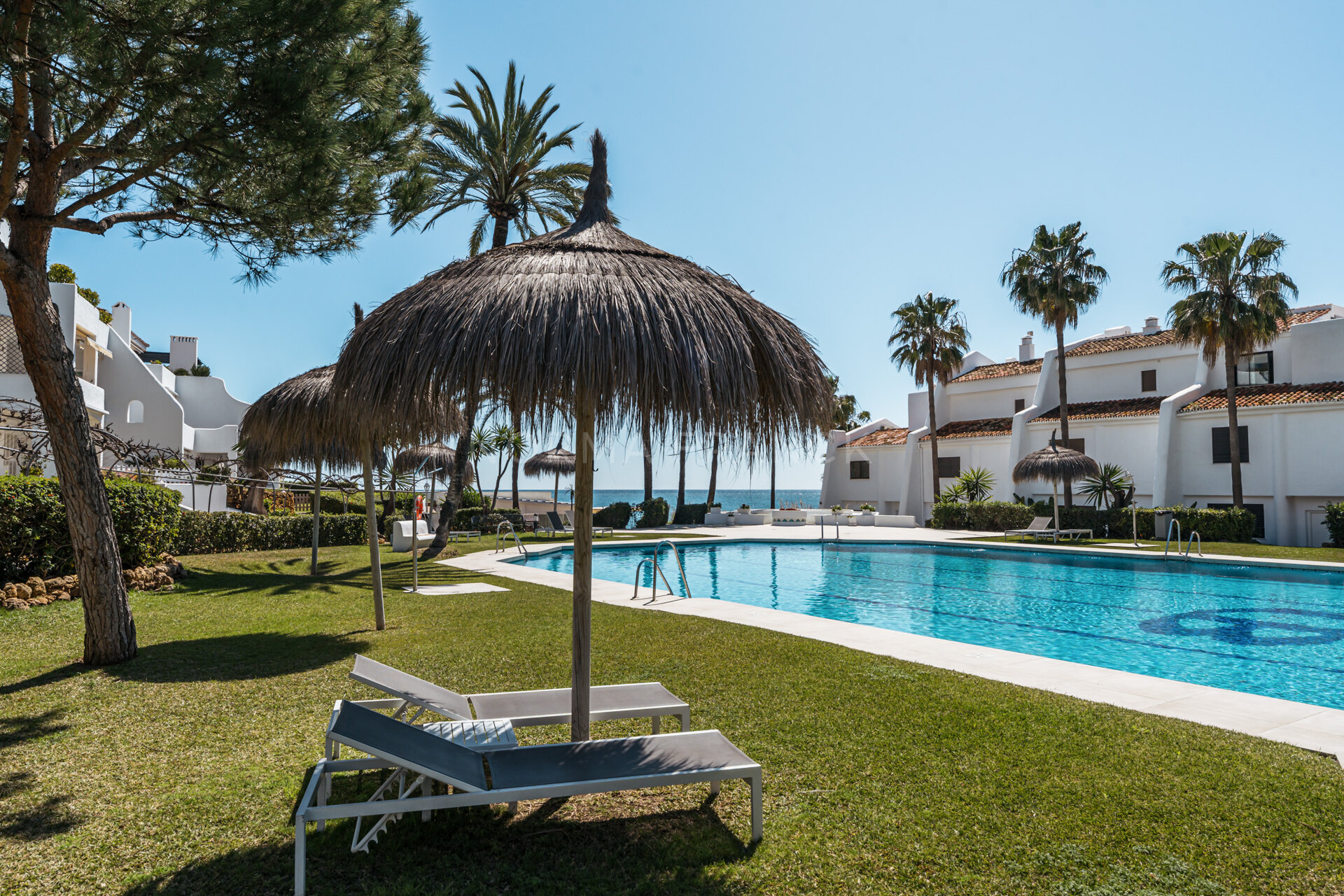 Casa Coral - Beautiful Frontline beach apartment