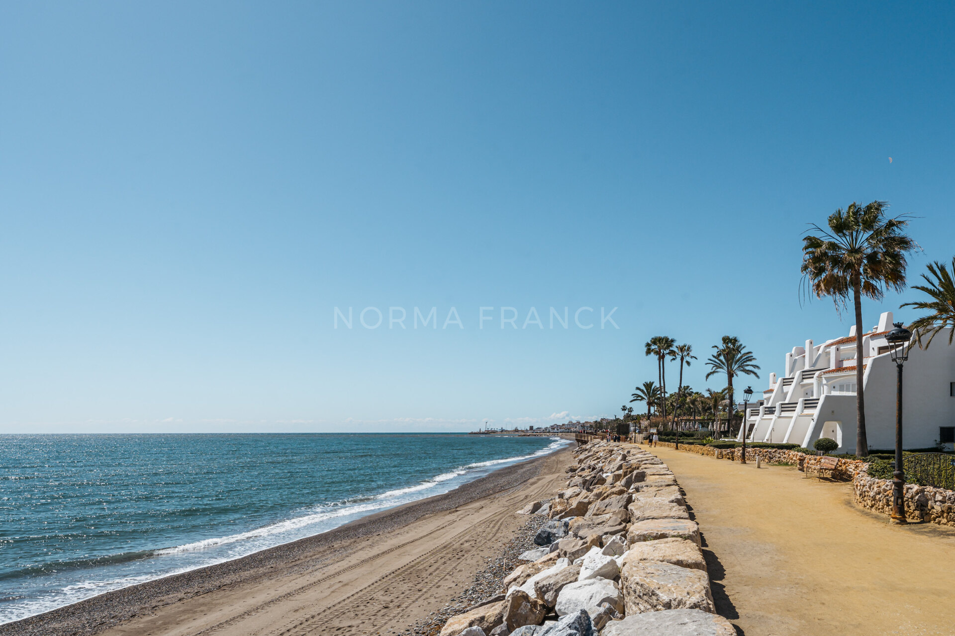 Casa Coral - Beautiful Frontline beach apartment