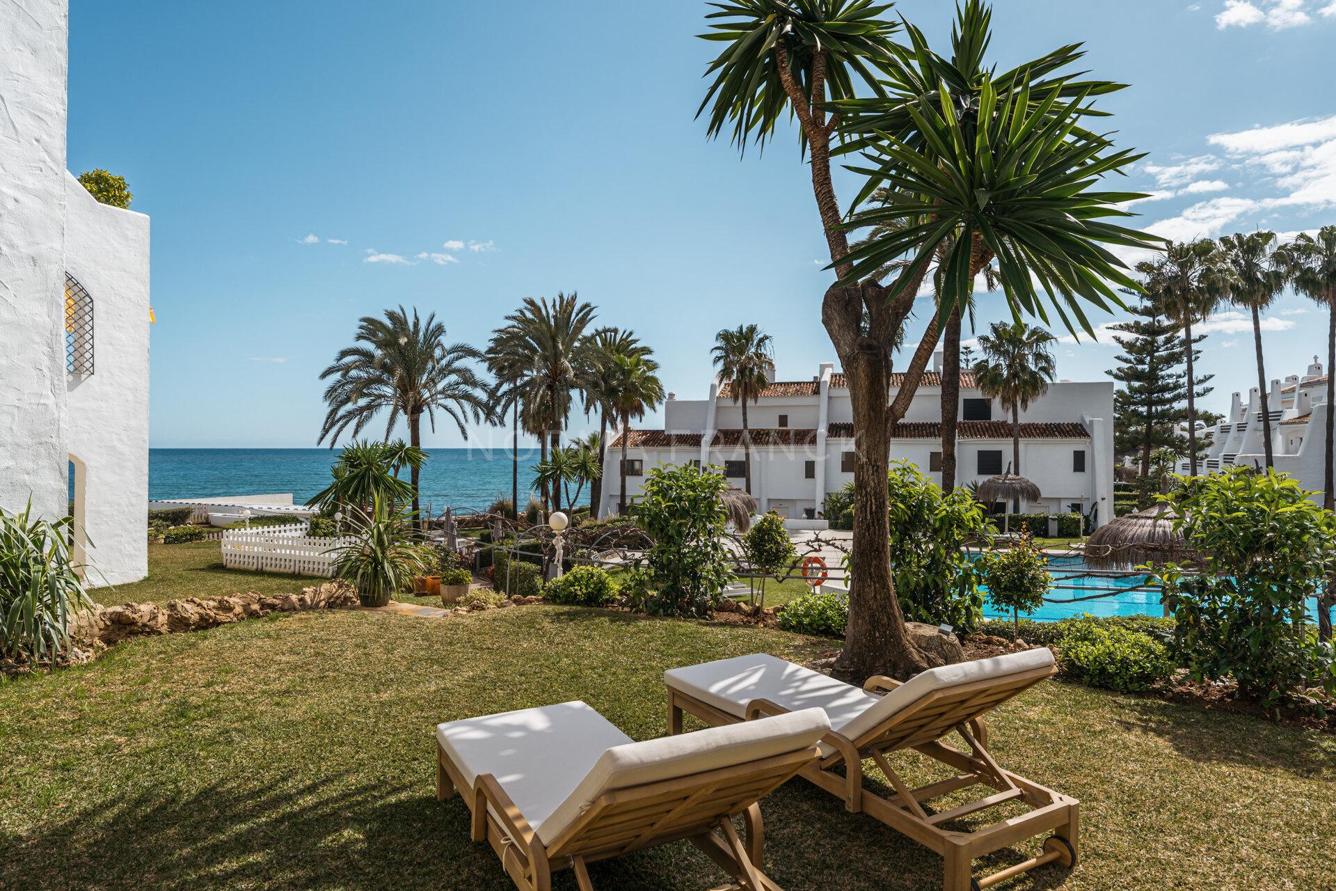 Casa Coral - Beautiful Frontline beach apartment