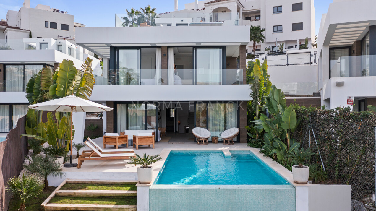 La Resina Golf 4 - 6 bedroom contemporary villa with open views