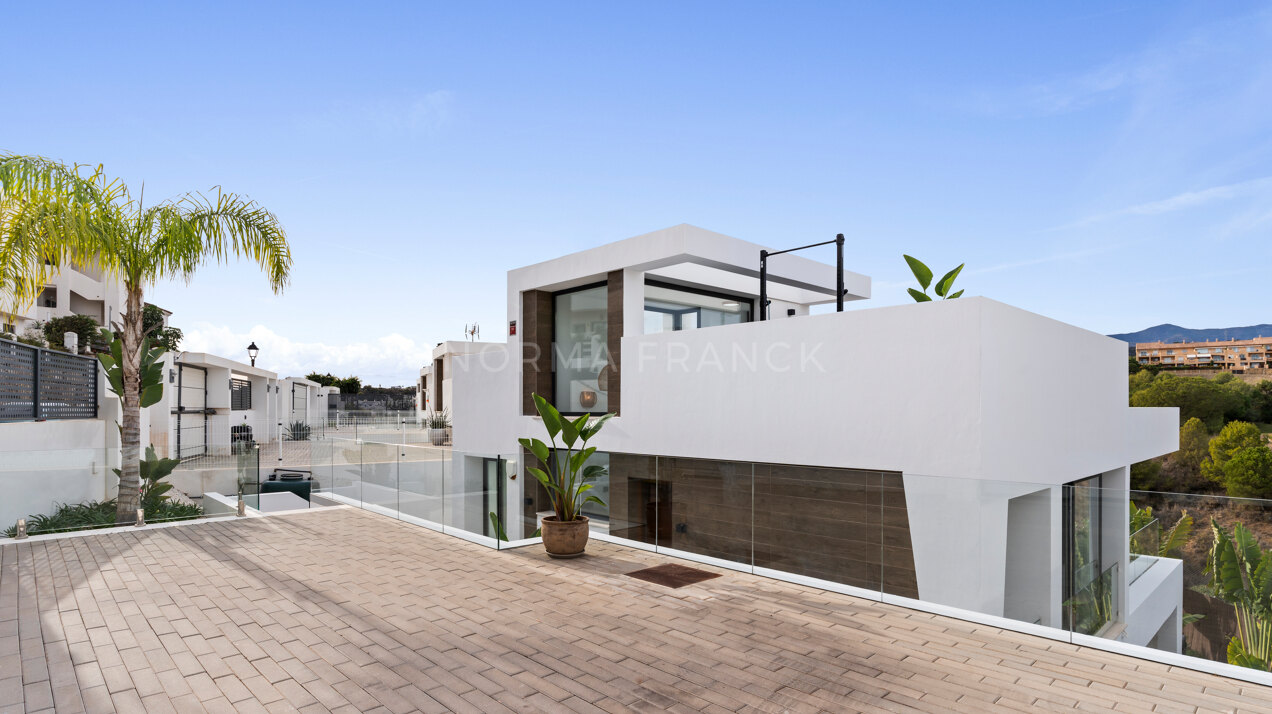 La Resina Golf 4 - 6 bedroom contemporary villa with open views