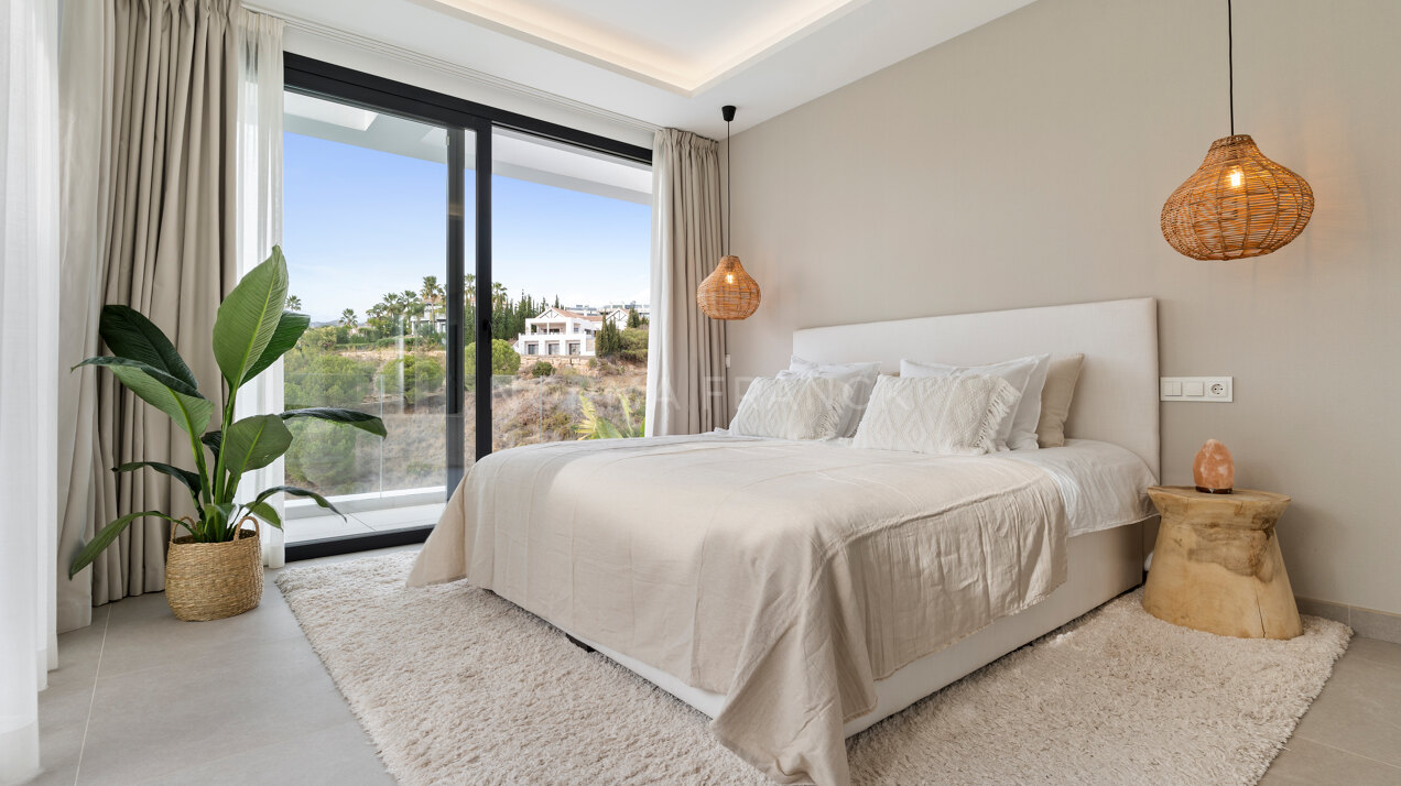 La Resina Golf 4 - 6 bedroom contemporary villa with open views