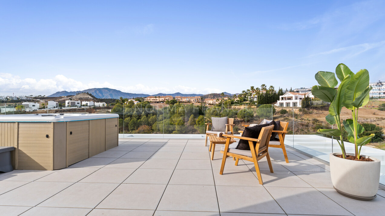 La Resina Golf 4 - 6 bedroom contemporary villa with open views