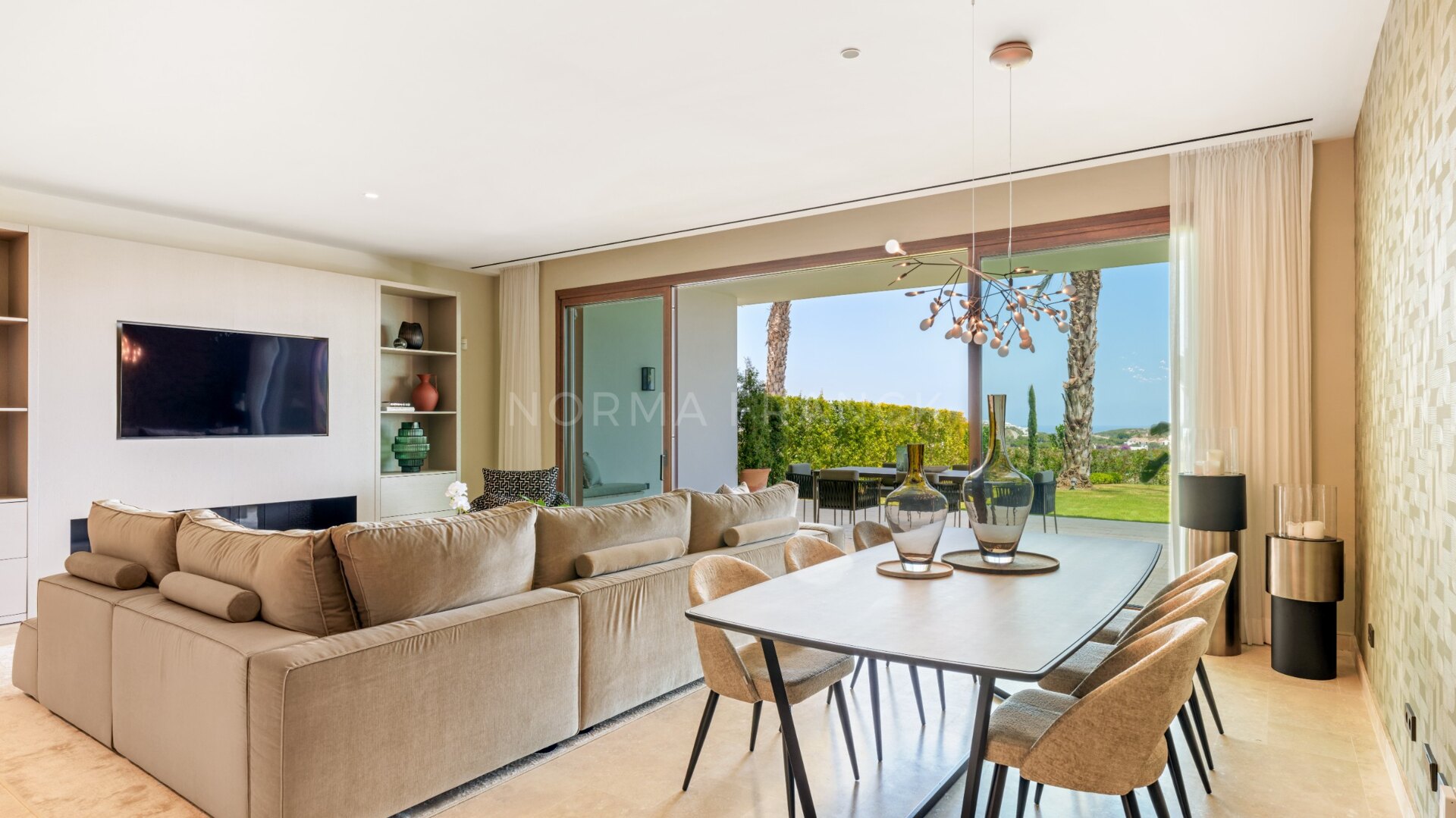 Apartment with Sea and Golf Views in Finca Cortesin