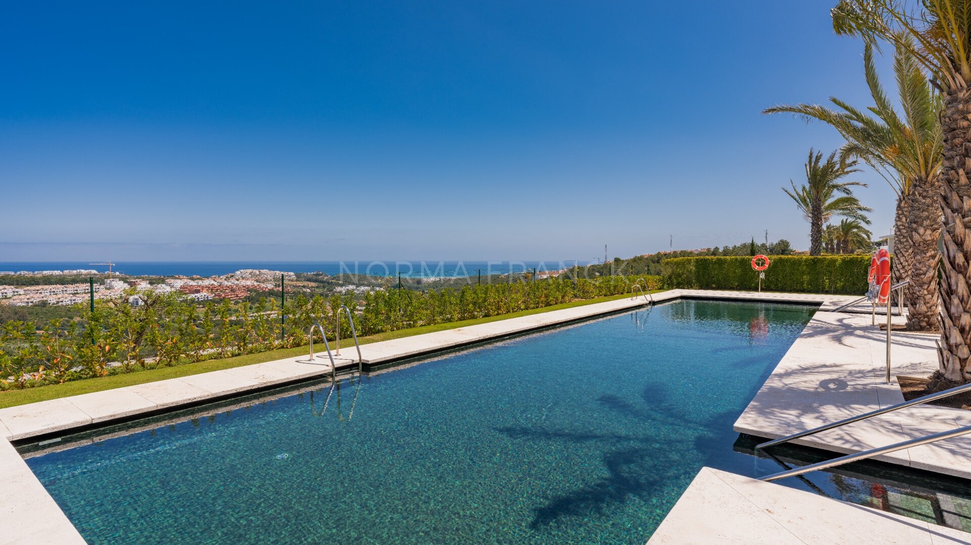 Apartment with Sea and Golf Views in Finca Cortesin