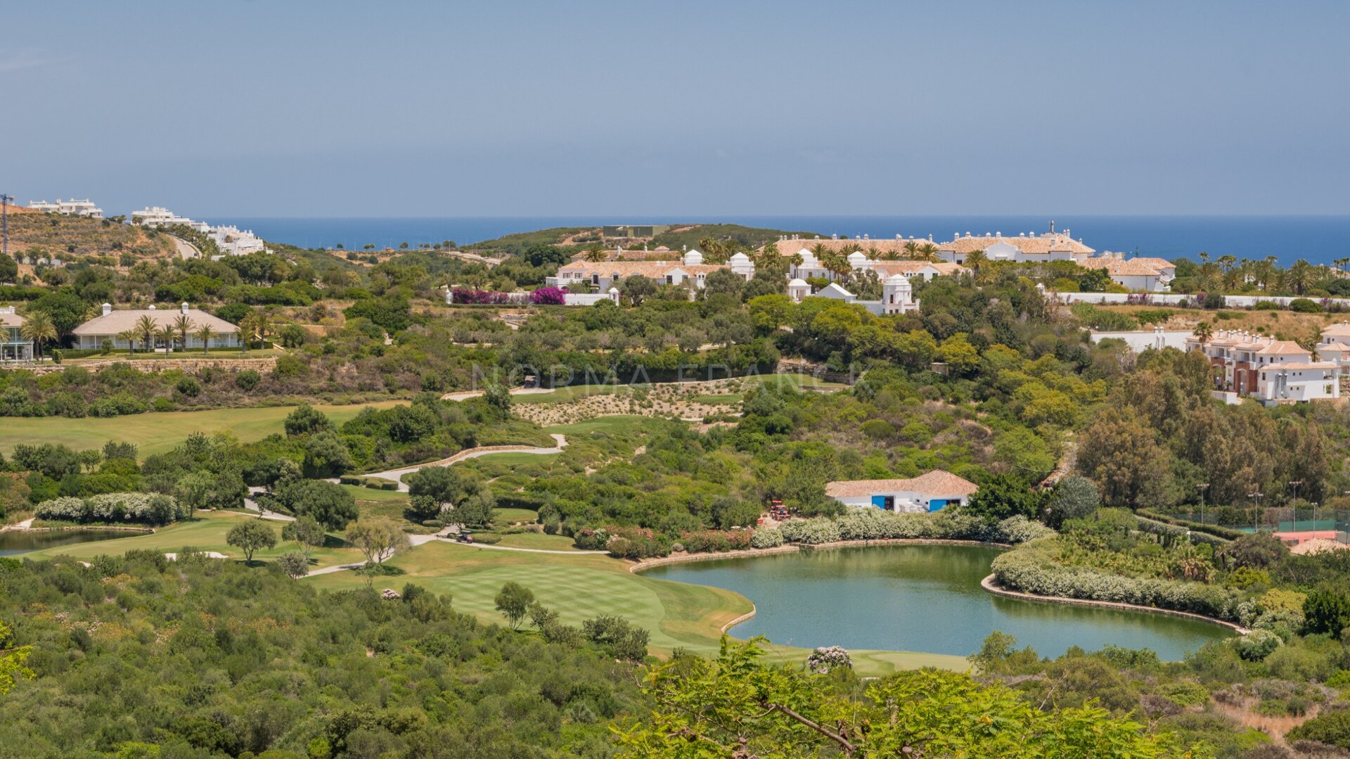 Apartment with Sea and Golf Views in Finca Cortesin
