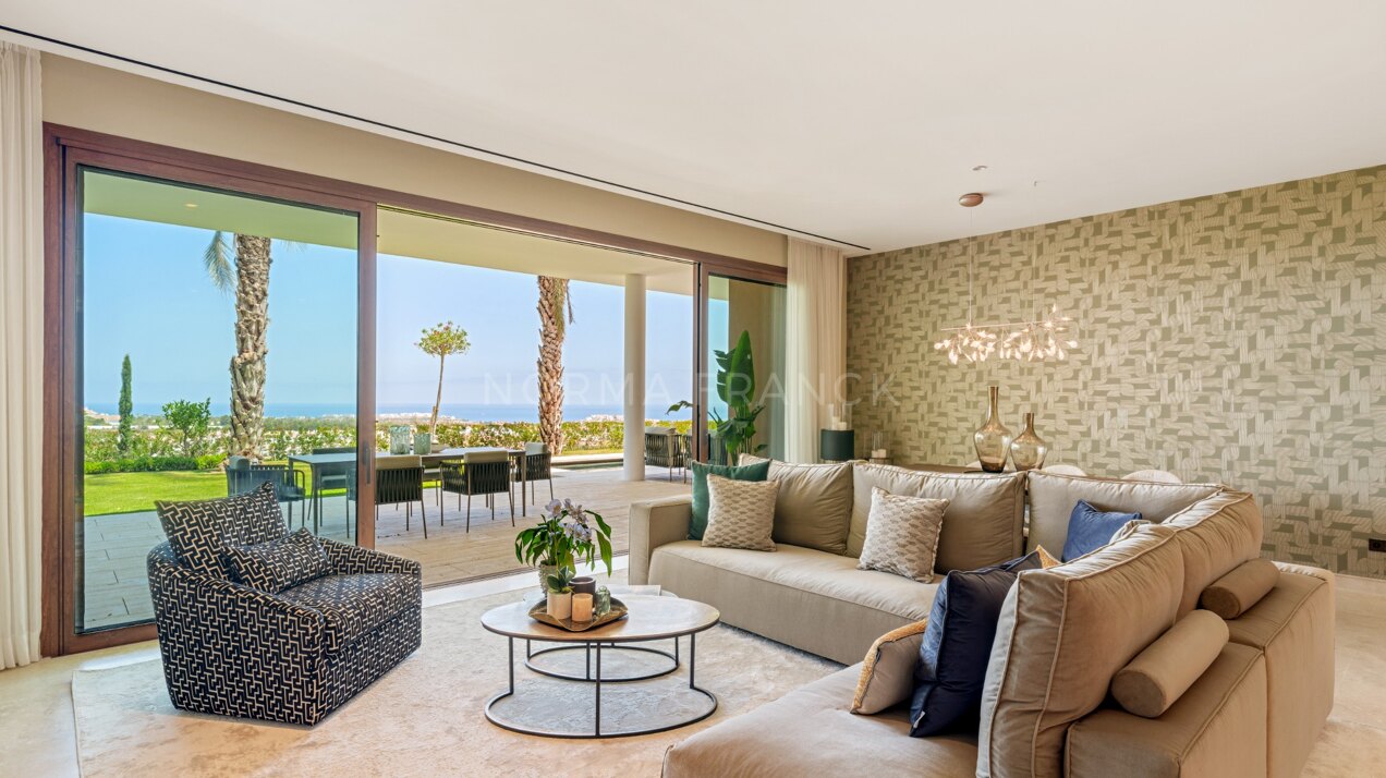 Apartment with Sea and Golf Views in Finca Cortesin