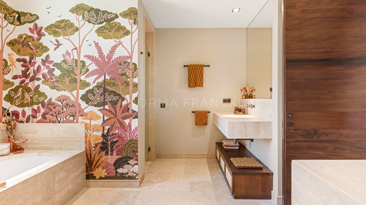 Apartment with Sea and Golf Views in Finca Cortesin