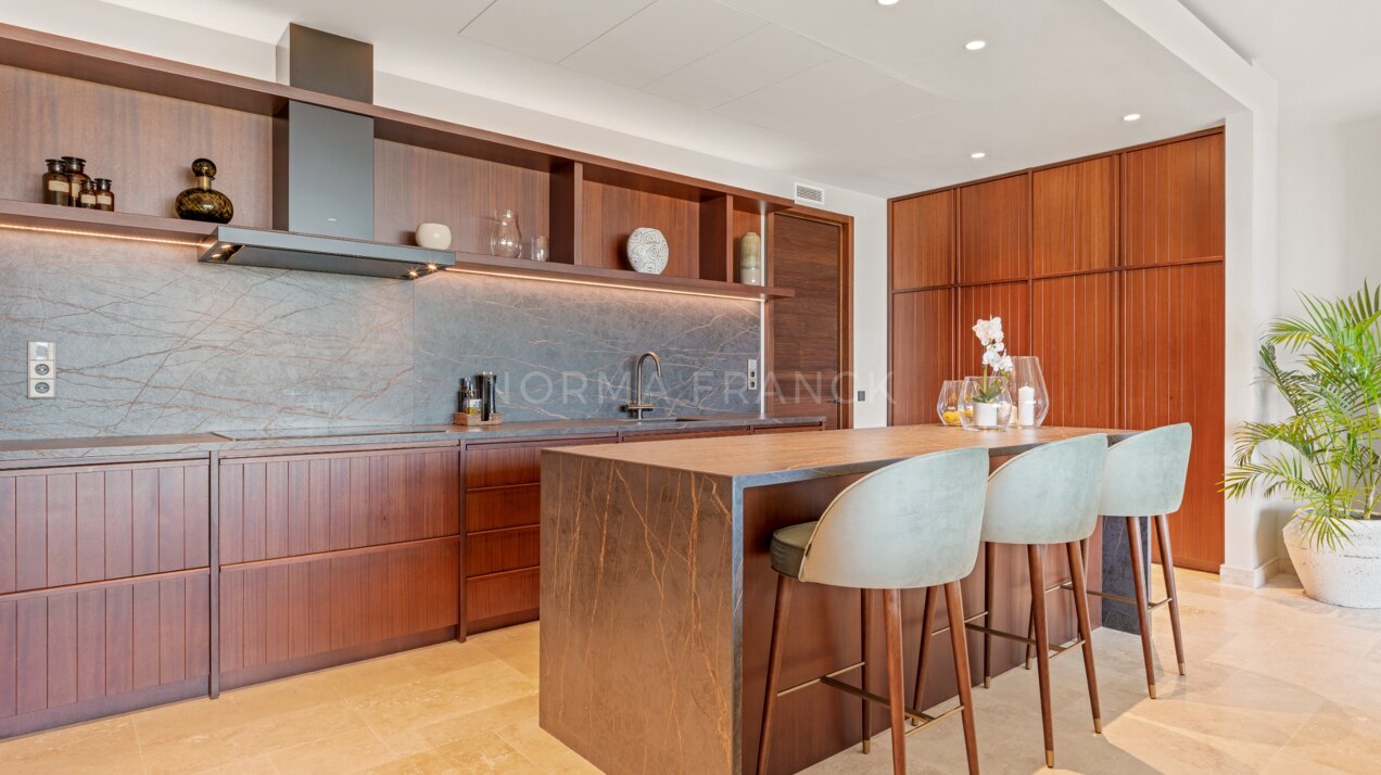 Apartment with Sea and Golf Views in Finca Cortesin