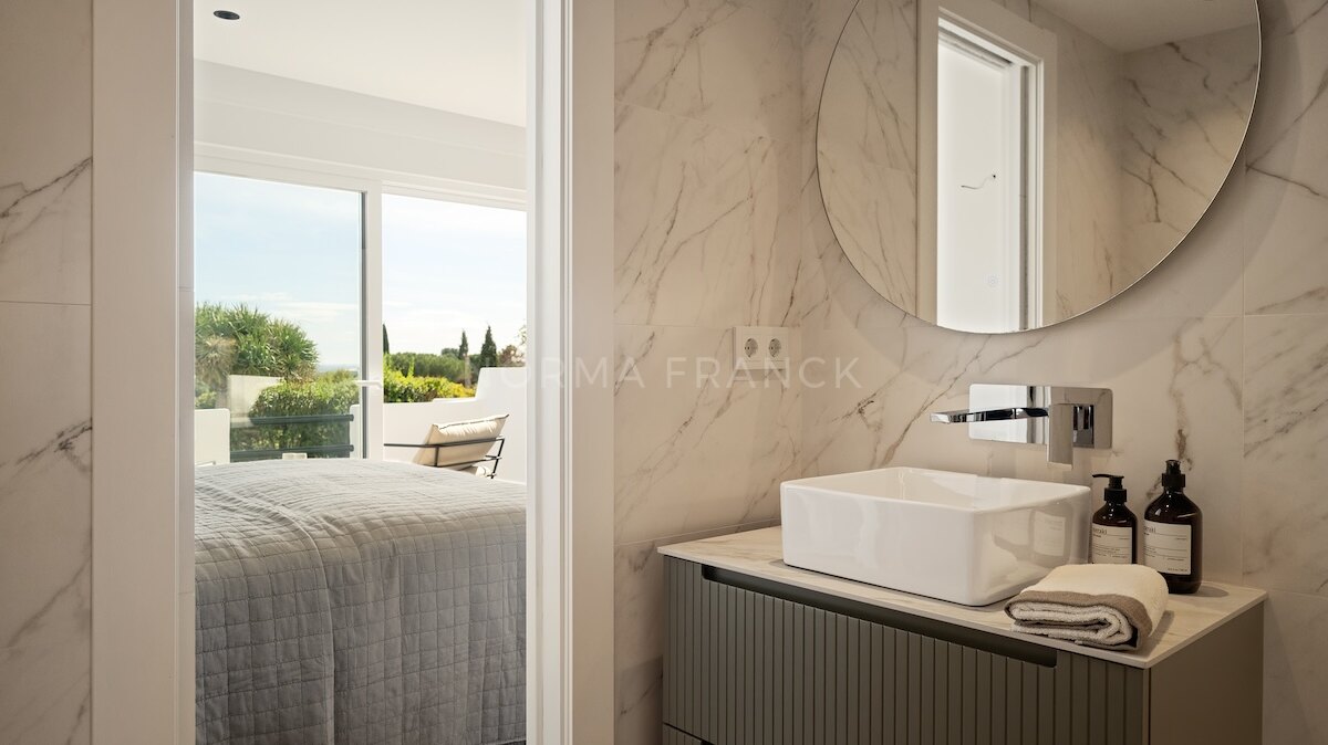 Algarrobos 53 - A fully renovated townhouse in Nueva Andalucía.