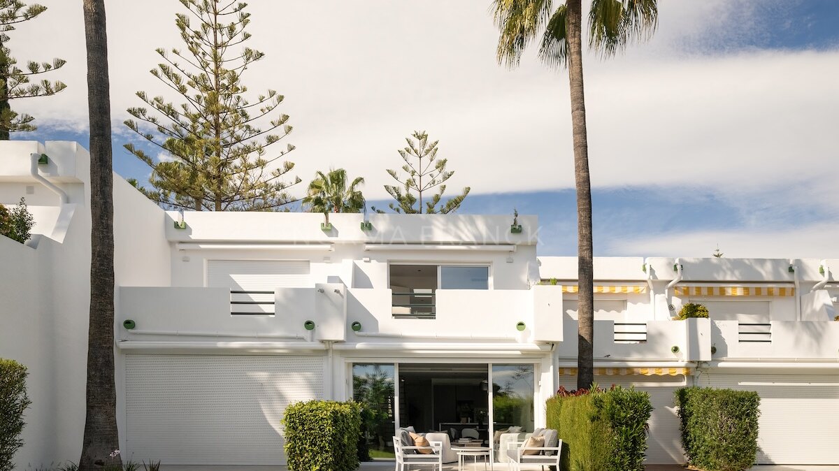 Algarrobos 53 - A fully renovated townhouse in Nueva Andalucía.